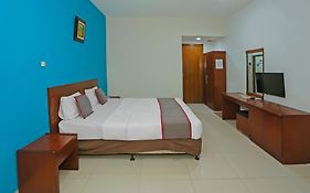 Townhouse OAK Hotel Fiducia Pasar Minggu